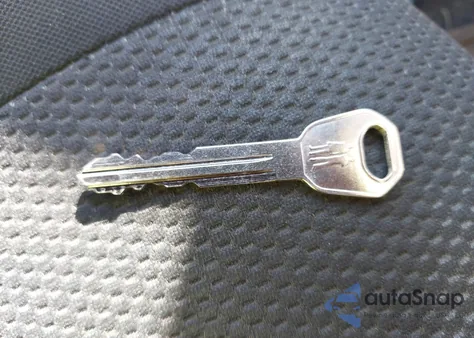 2013 Nissan Versa 1.6 Sv z USA, uszkodzony, nr VIN 3N1CN7AP0DL820481